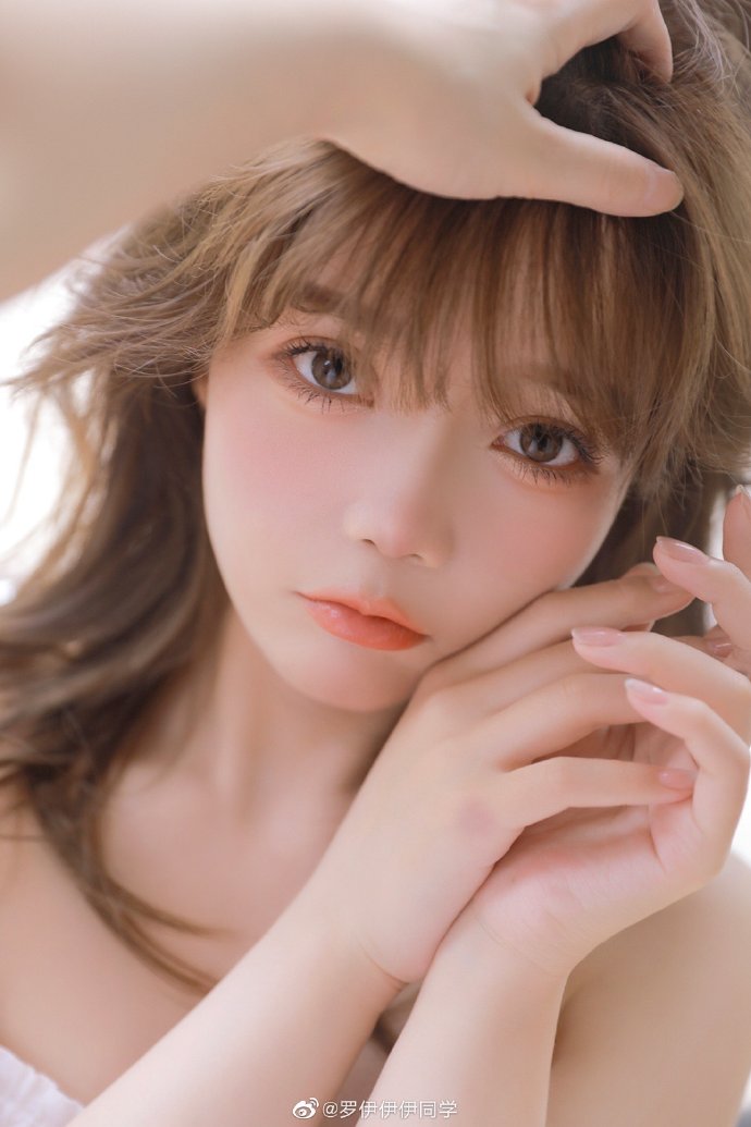 芭比 封面